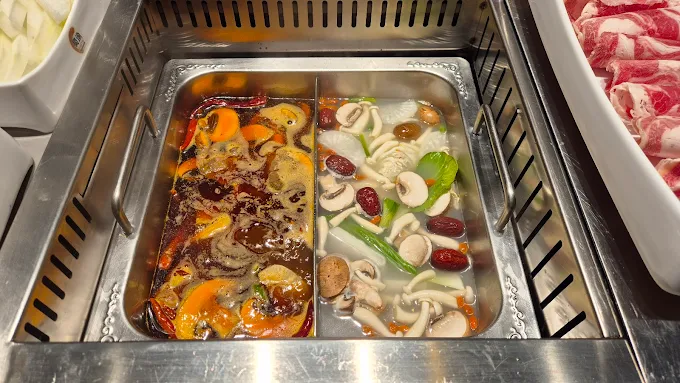 Hotpot roșu Sichuan ShuYu Fish Hotpot București