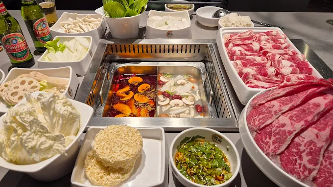 Masă completă – experiența ShuYu hotpot București